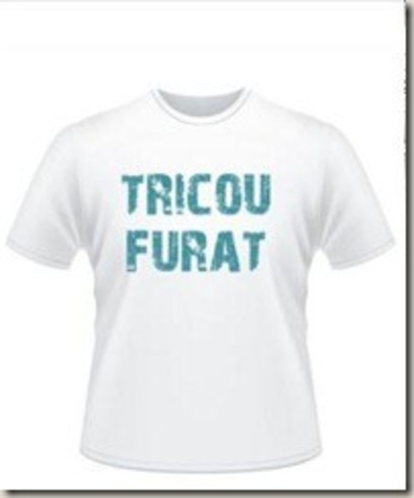 tricou furat